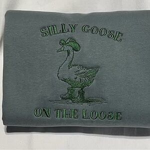 Women's Crew Neck Sweater - Gray